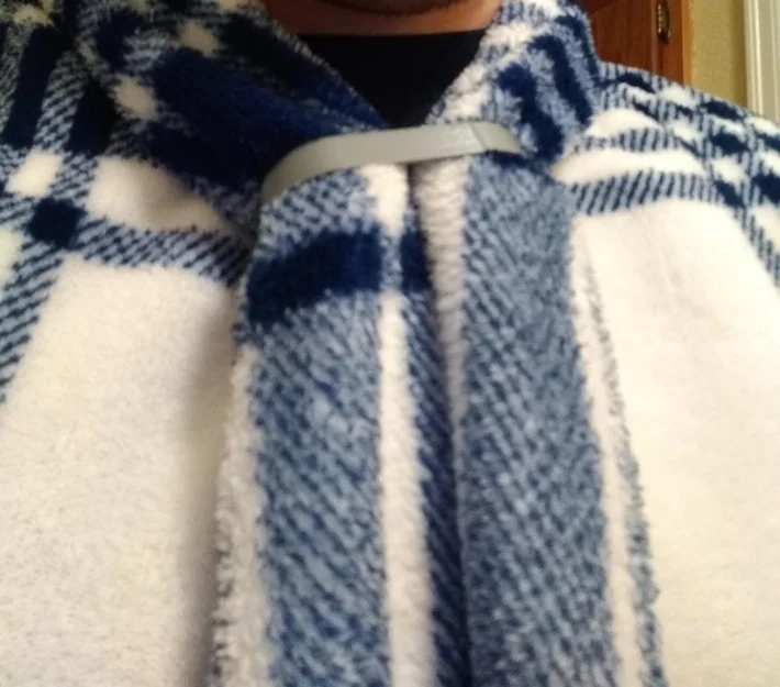 Kẹp Giữ Mền Thành Áo Choàng - Image 1