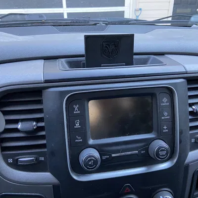 Giá Đỡ Điện Thoại Trên Taplo Xe Ram 1500