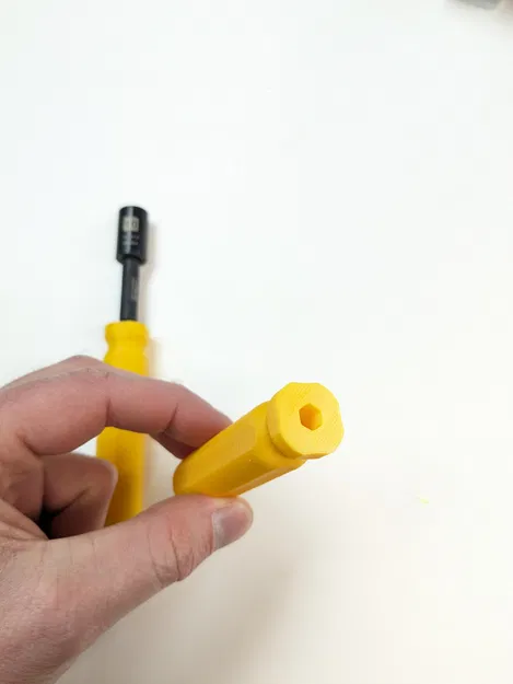 Tay cầm cho tua vít đai ốc hoặc tua vít mũi (có cả OpenSCAD và Fusion360) - Image 1