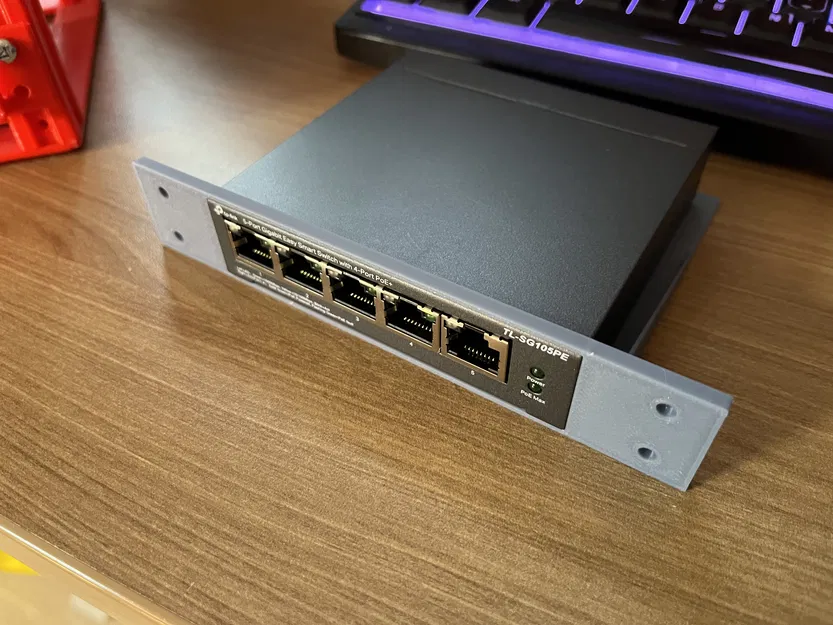 Vỏ tủ Rack 6 inch - Gắn Bộ chuyển mạch Netgear TLSG105 PE - Image 3