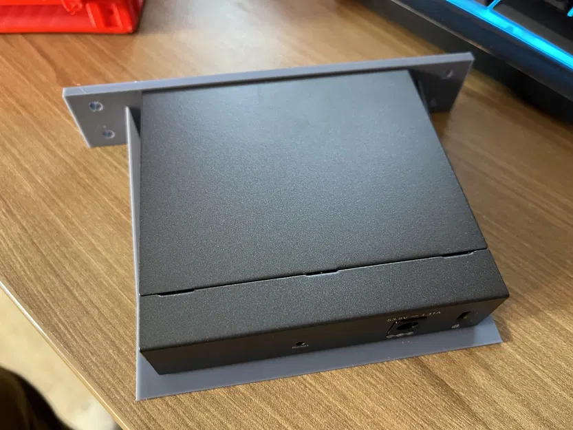 Vỏ tủ Rack 6 inch - Gắn Bộ chuyển mạch Netgear TLSG105 PE - Image 4