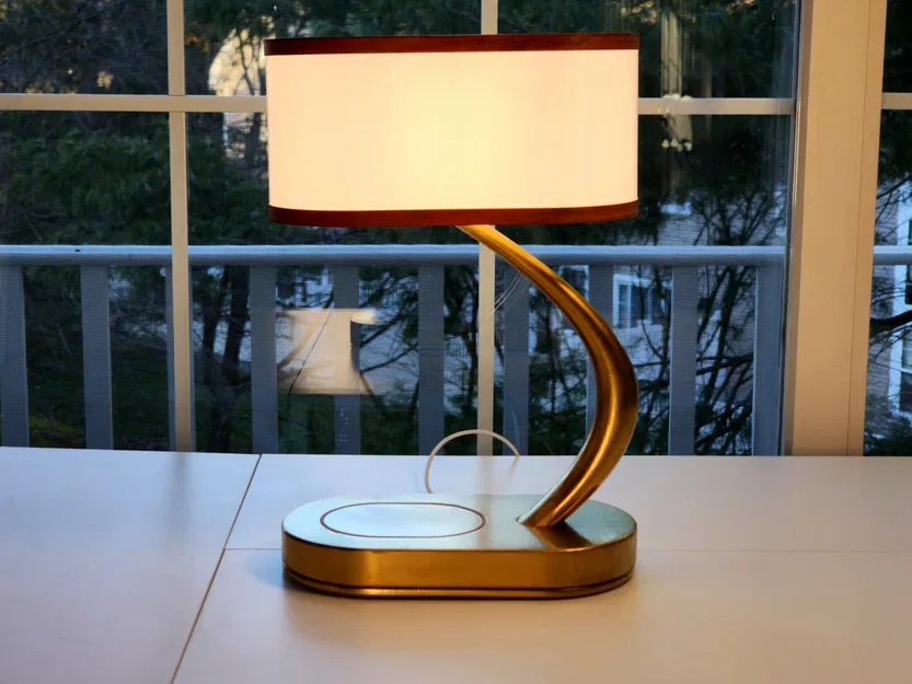 Đèn Bàn Hiện Đại Tích Hợp Sạc Không Dây - Image 7