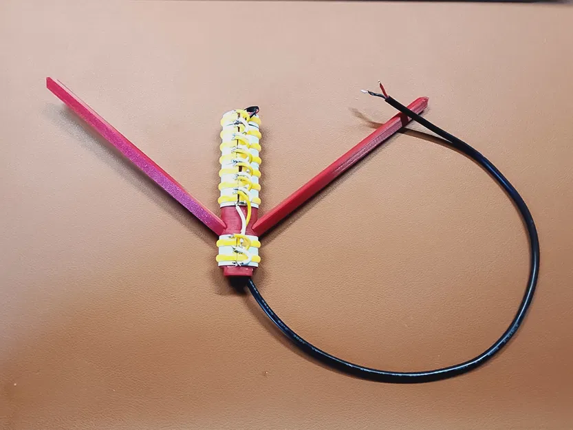 Đèn Bàn Hiện Đại Tích Hợp Sạc Không Dây - Image 11