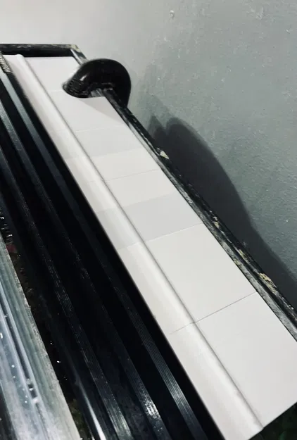 Thanh chặn khe hở nắp hồ cá - Image 1