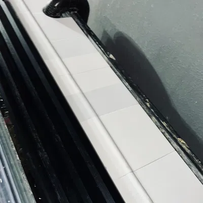 Thanh chặn khe hở nắp hồ cá