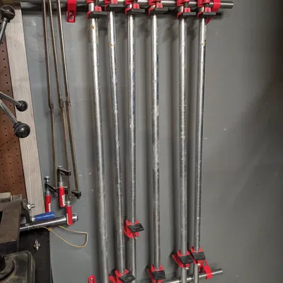 Giá đỡ thanh kẹp gỗ gắn tường