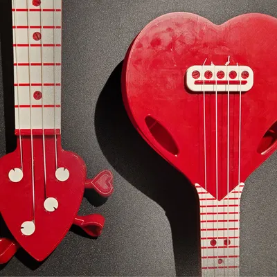 Ukulele hình trái tim - in 3D hoàn chỉnh
