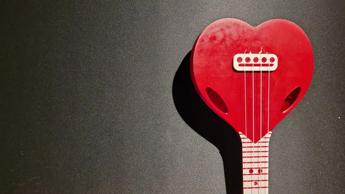Ukulele hình trái tim - in 3D hoàn chỉnh - Image 3