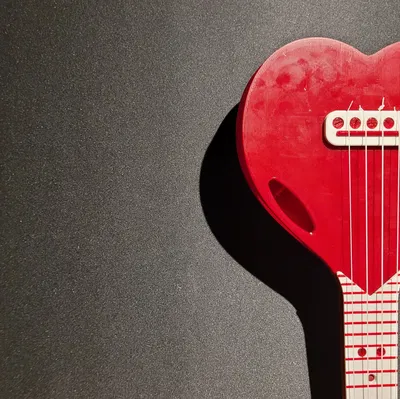Ukulele hình trái tim - in 3D hoàn chỉnh