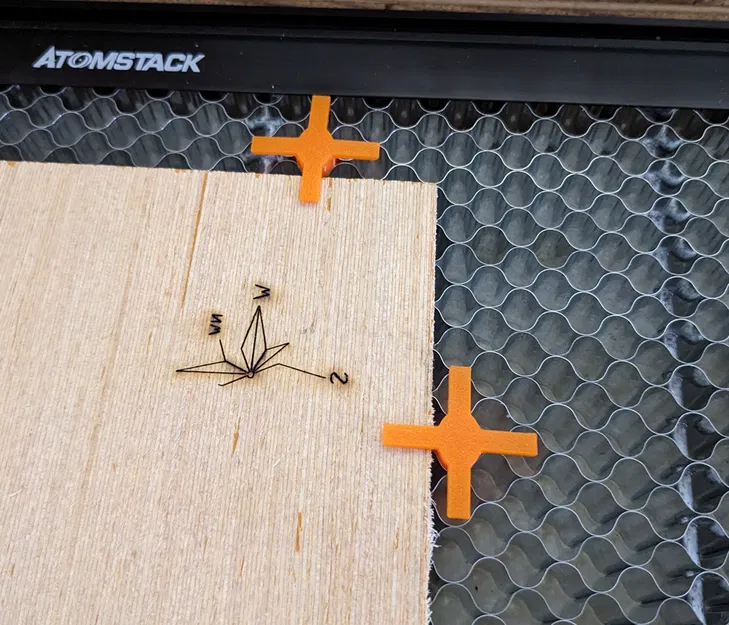 Kẹp Giữ Vật Liệu Cho Bàn Tổ Ong Máy Cắt Laser Atomstack - Image 1