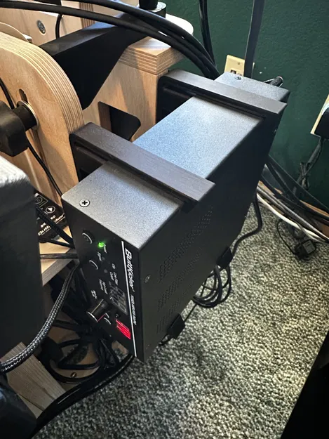 Giá đỡ gắn hông Amp Buttkicker - Image 1