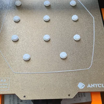 Nút bịt lỗ lắp cửa cuốn (Záslepka na montážny otvor rolety)