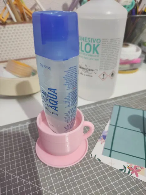 Giá Đỡ Keo Hình Ly - Image 1