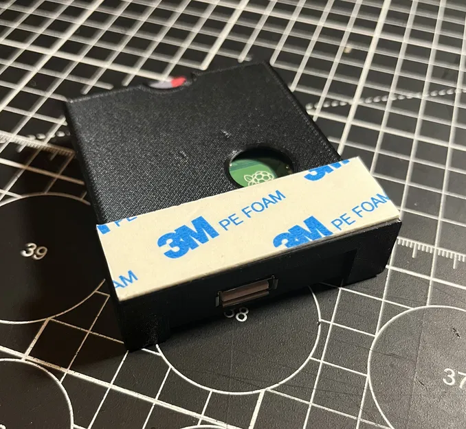 Giá treo tường cho Vỏ Case Raspberry Pi 3 A+ - Image 2