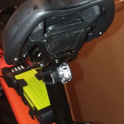 Hộp đựng Samsung SmartTag+ dùng để gắn