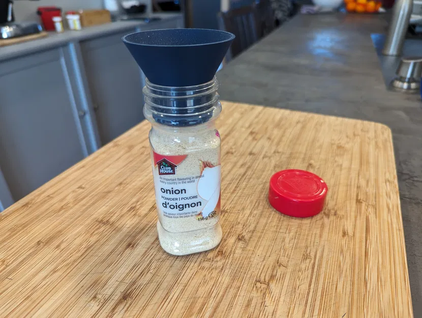 Phễu cho hũ đựng gia vị Club House - Image 1