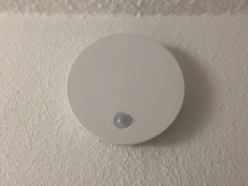 Giá Treo Tường Cho Đèn LED Đa Chức Năng Tchibo - Image 1