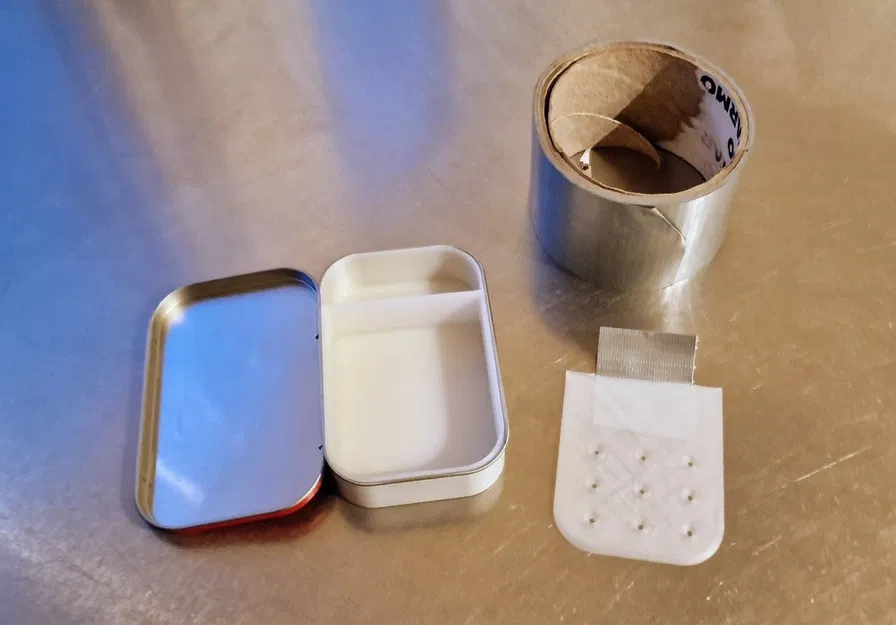 Hộp đựng mồi câu và mồi sống siêu gọn từ hộp thiếc Altoids - Image 3