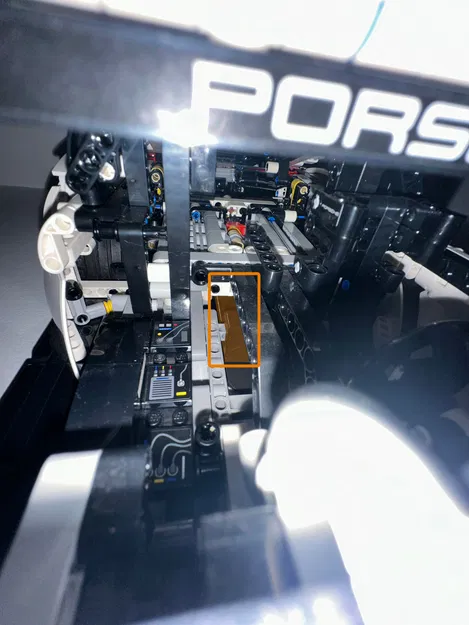 Giá Treo Tường LEGO Technic Porsche 911 RSR #42096 (Spoiler Up) - Image 4