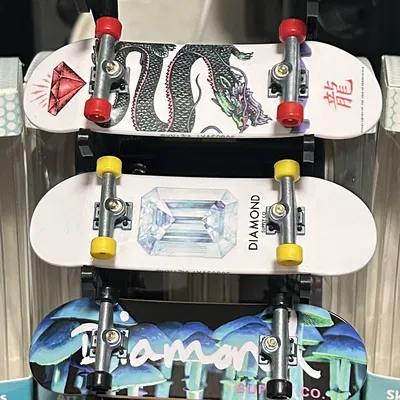 Kệ Trưng Bày Ván Fingerboard