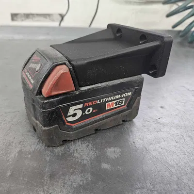 Giá Đỡ Pin Milwaukee M18 Treo Ngang Tường