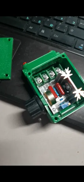 Vỏ cho bộ điều chỉnh điện áp 2000 W AC 50 - 220 V - Image 1