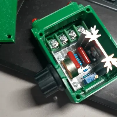 Vỏ cho bộ điều chỉnh điện áp 2000 W AC 50 - 220 V