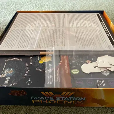 Hộp đựng Space Station Phoenix