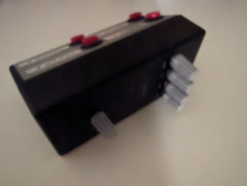 Hộp Công Tắc Quad (Quad Switch Box) - Image 3