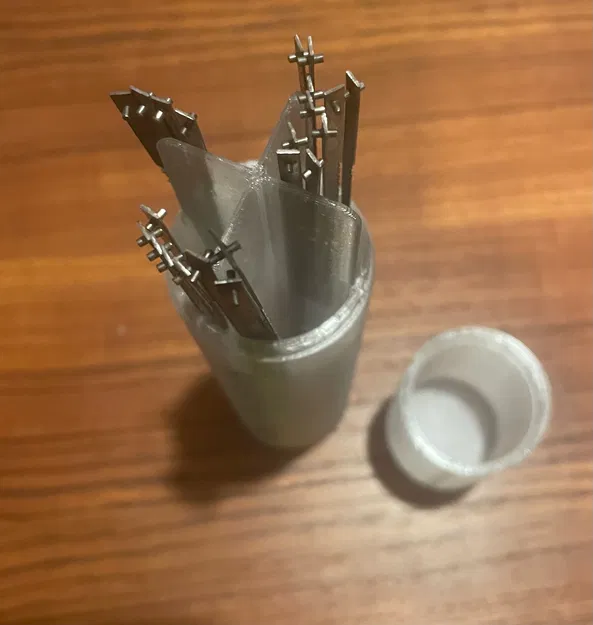 Hộp Đựng Lưỡi Cưa Lọng - Image 1