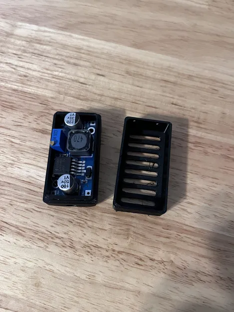 Vỏ Bộ Chuyển Đổi LM2596 (Có Khe Thông Gió) - Image 1