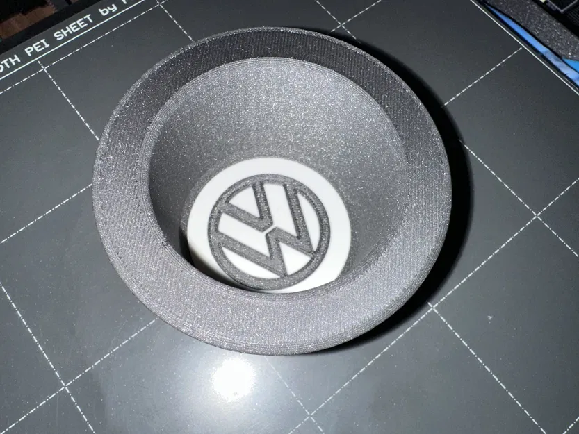 Giá đỡ cốc VW Golf 7 có logo xe - Image 2