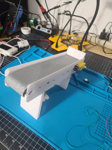 Băng chuyền đơn giản để xử lý "Poop" từ máy Bambu Lab - Image 1