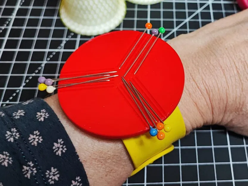 Dụng cụ giữ kim nam châm dạng vòng đeo tay - Image 1