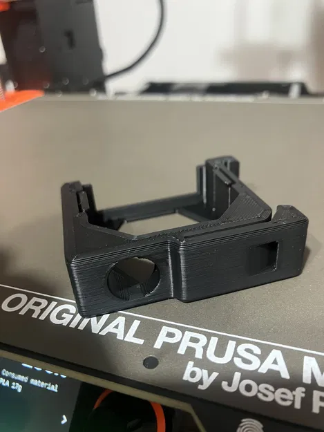 Giá đỡ ray DIN Shelly Plus có lỗ tản nhiệt - Image 2