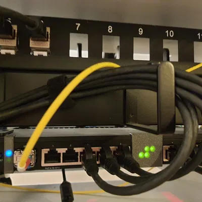 Hộp khuếch tán đèn LED tùy chỉnh (cài sẵn cho MikroTik RB4011)