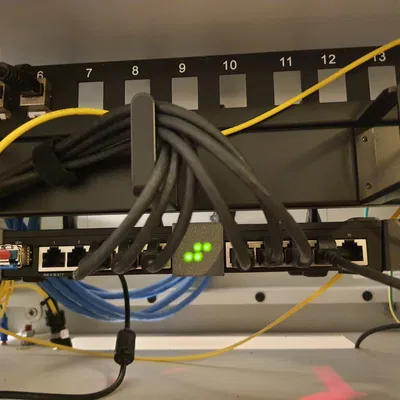 Hộp khuếch tán đèn LED tùy chỉnh (cài sẵn cho MikroTik RB4011)