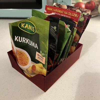 Thêm một cái hũ đựng gia vị nữa nè