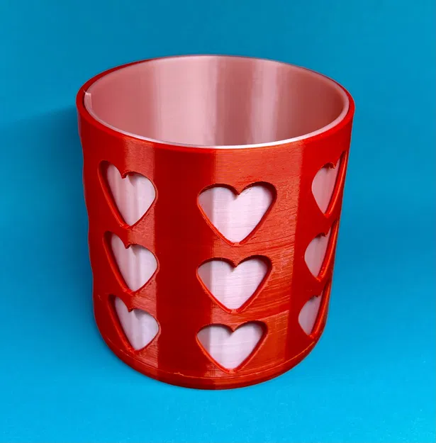 Lọ cắm hoa trái tim khoét lỗ có ruột - Image 1