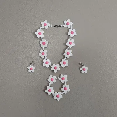 Hạt và Khóa thắt lưng trang sức lấy cảm hứng từ Barbie