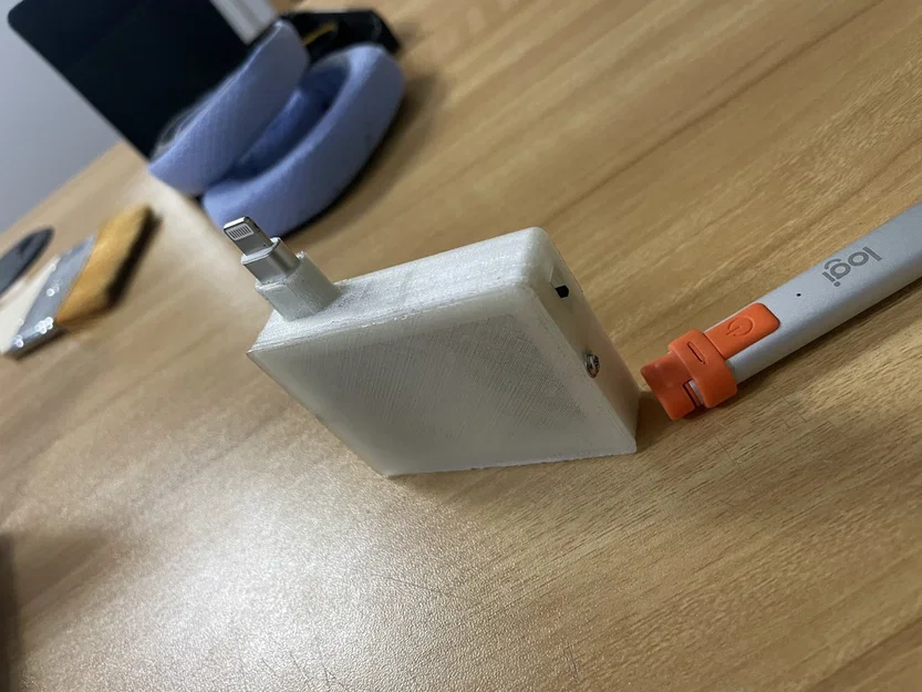 Sạc Dự Phòng Cho Bút Logitech Crayon - Image 5