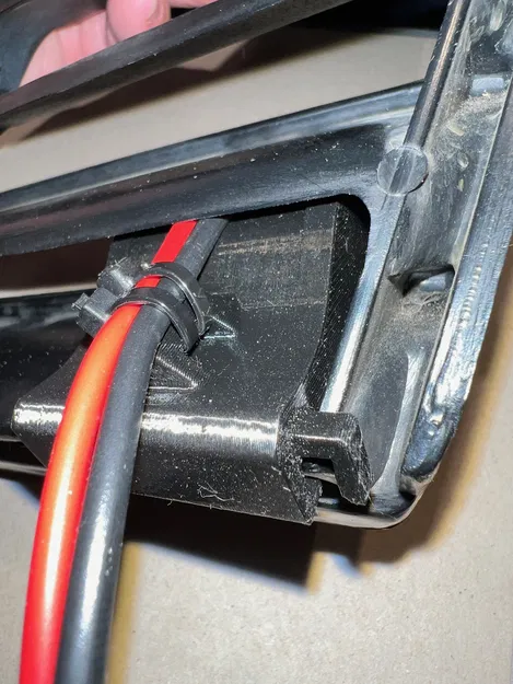 Giá đỡ phích cắm XT60 cho lưới thông gió nạp khí VW T3 - Image 3