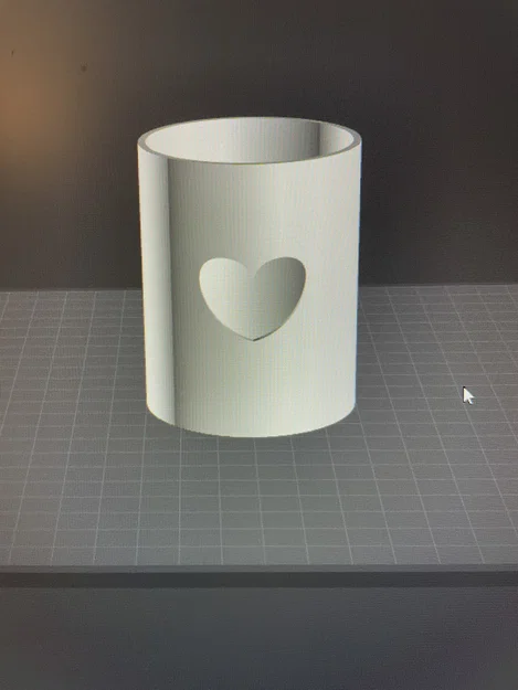 Hộp đựng bút trái tim Valentine - Image 1