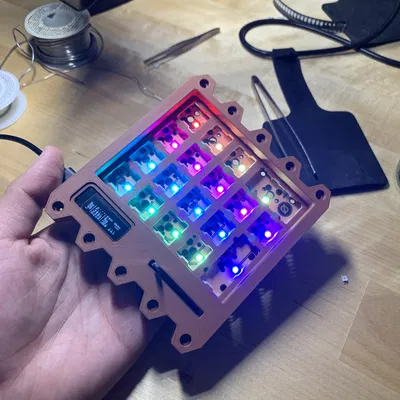 Bàn phím Launch Pad bởi Ungodly Design