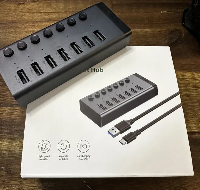 Giá đỡ UGREEN USB Hub 3.0 7 cổng, Gắn bàn góc 40 độ - Image 2