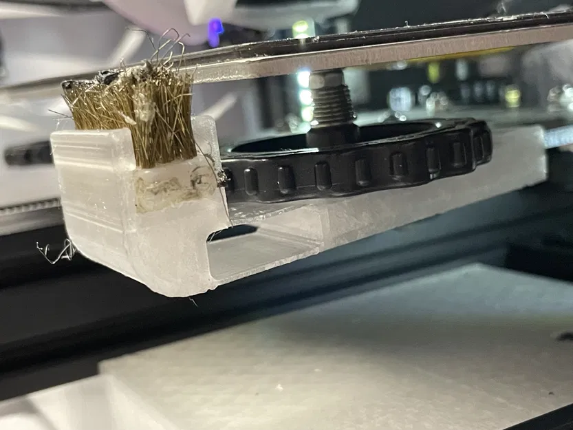 Giá đỡ bàn chải cho Ender 3 Pro (cơ chế đàn hồi) - Image 2