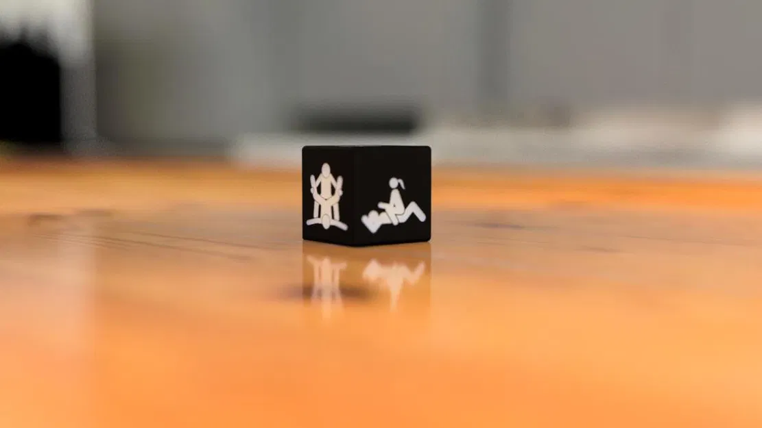 Mô hình "Dice Love Games" - Đồ Chơi Tình Yêu - Image 1