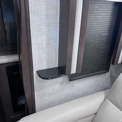 Bệ Đỡ Ly Sofa Newmar New Aire 2021