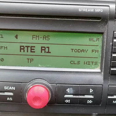 Núm xoay âm lượng radio Skoda Stream
