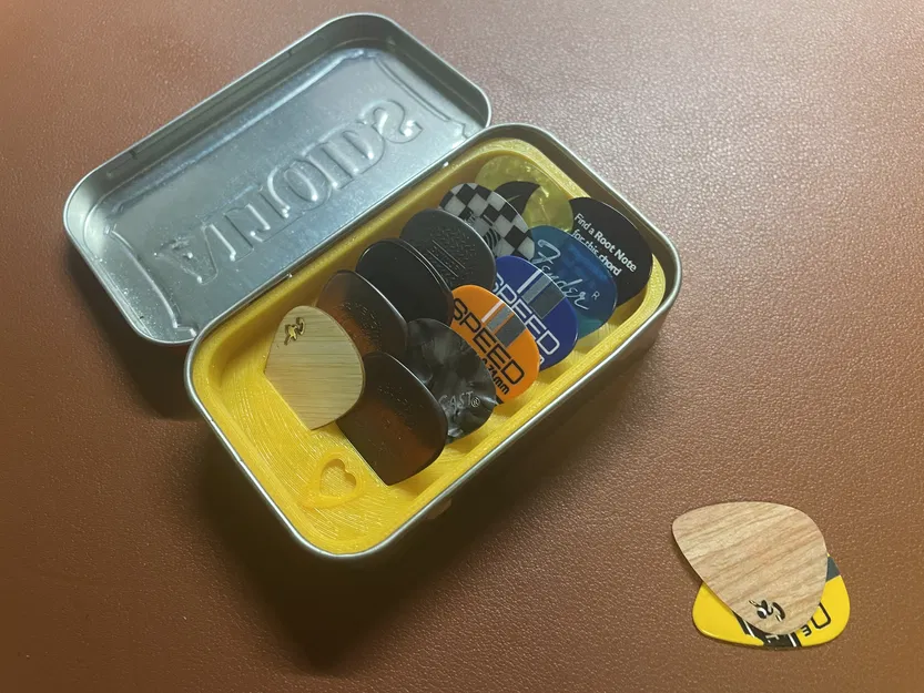 Hộp Đựng Miếng Gảy Đàn Altoids - Image 1